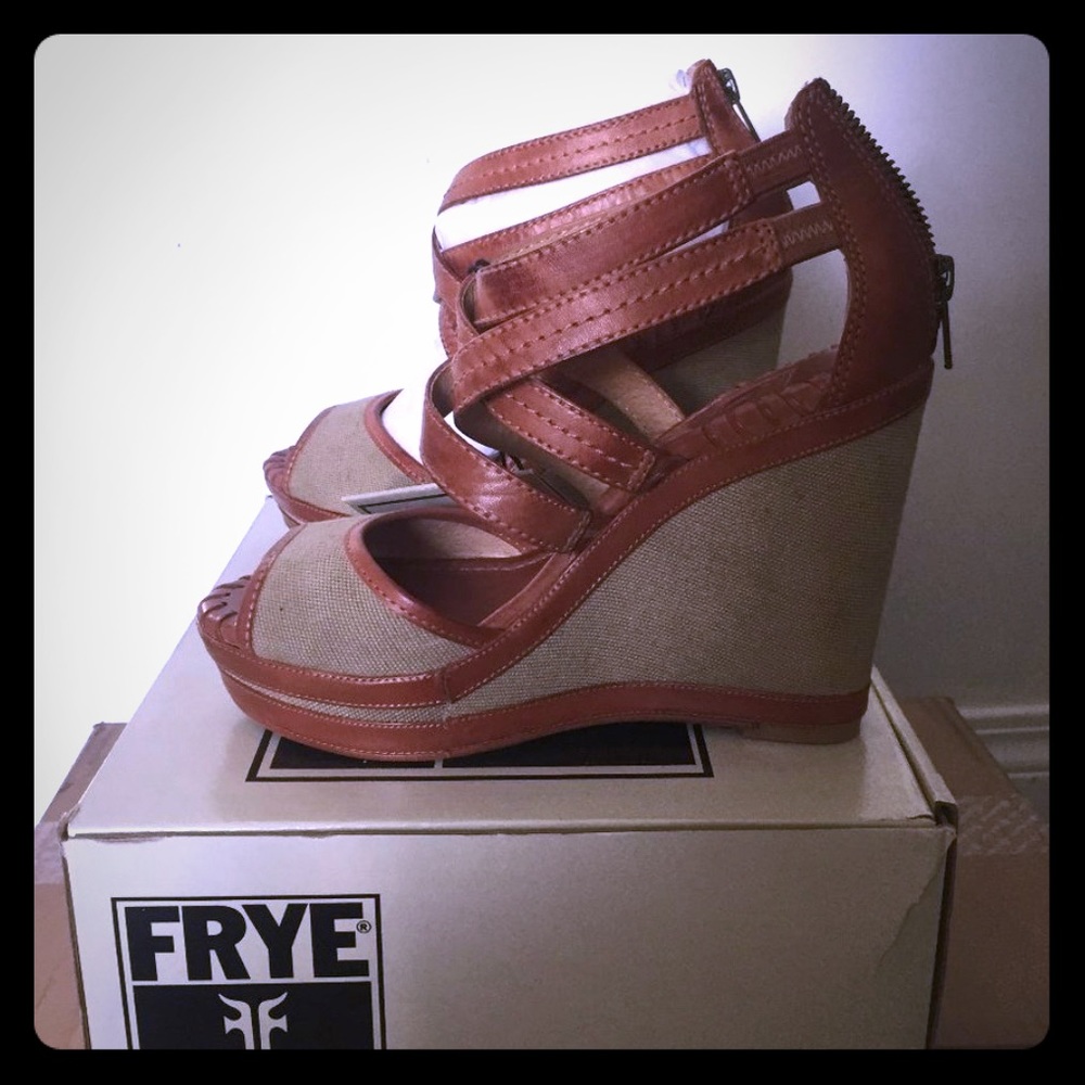 Frye Corrina Cross Stitch Wedges (BNWT)